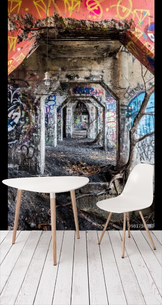 Afbeeldingen van Graffiti Art On Old Warehouse Walls